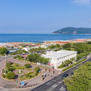 Tenda Rossa Marina Di Carrara
